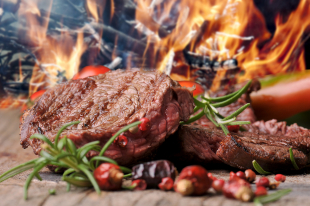 Steaks von der Feuertonne